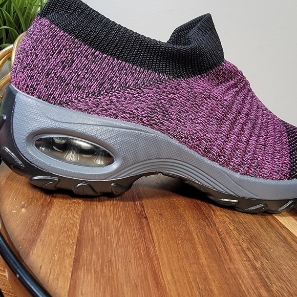 NEW Hyper Purple Black Comfy Memory Foam Slip On Sneakers Size 9 - Picture 6 of 17